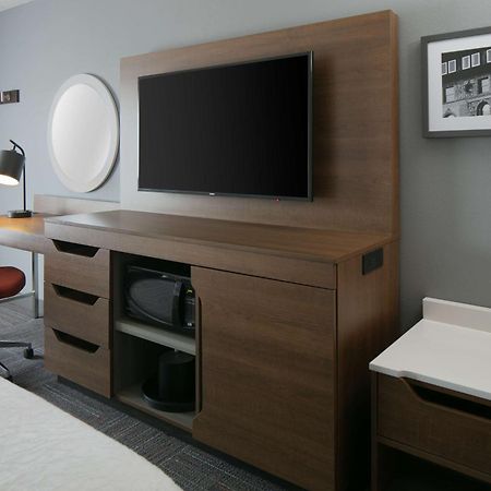 Hampton Inn דובוק מראה חיצוני תמונה
