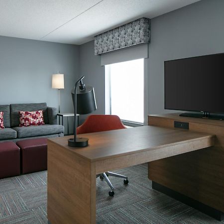 Hampton Inn דובוק מראה חיצוני תמונה