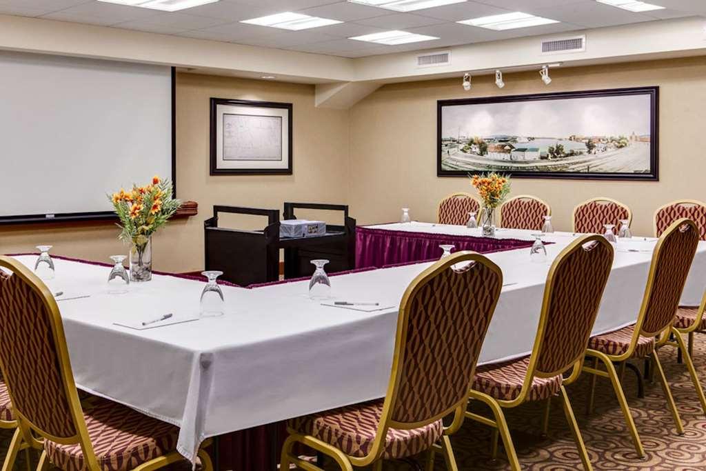 Hampton Inn דובוק מתקנים תמונה