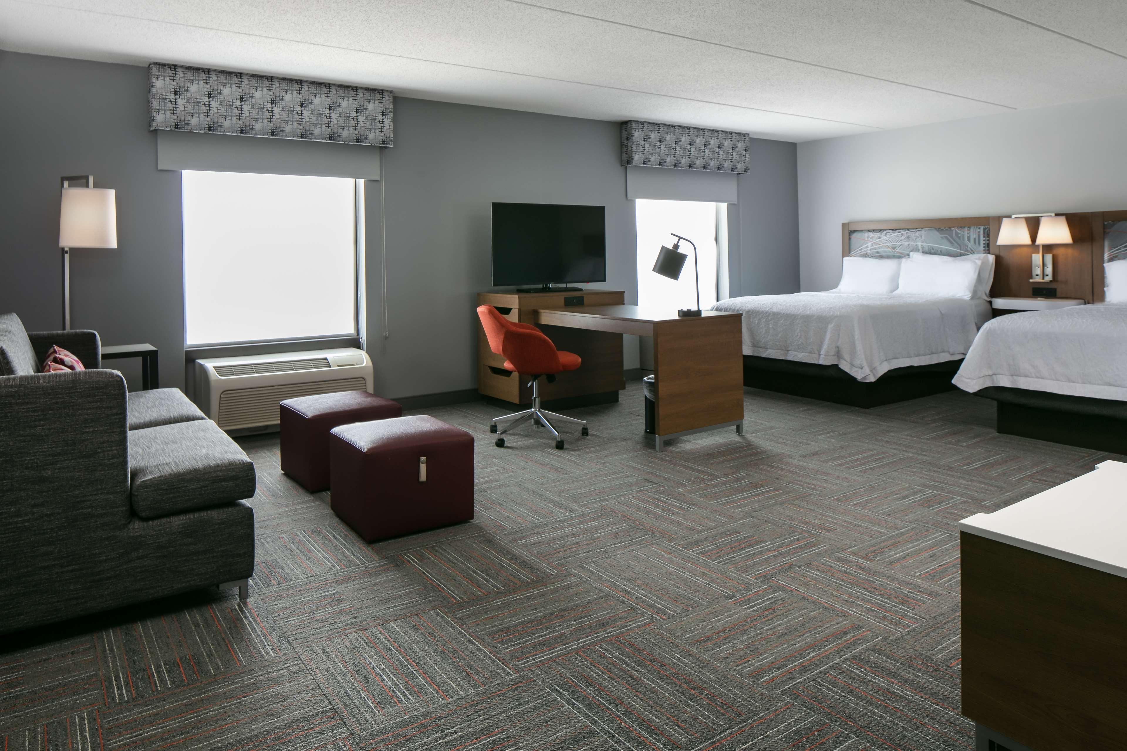 Hampton Inn דובוק מראה חיצוני תמונה