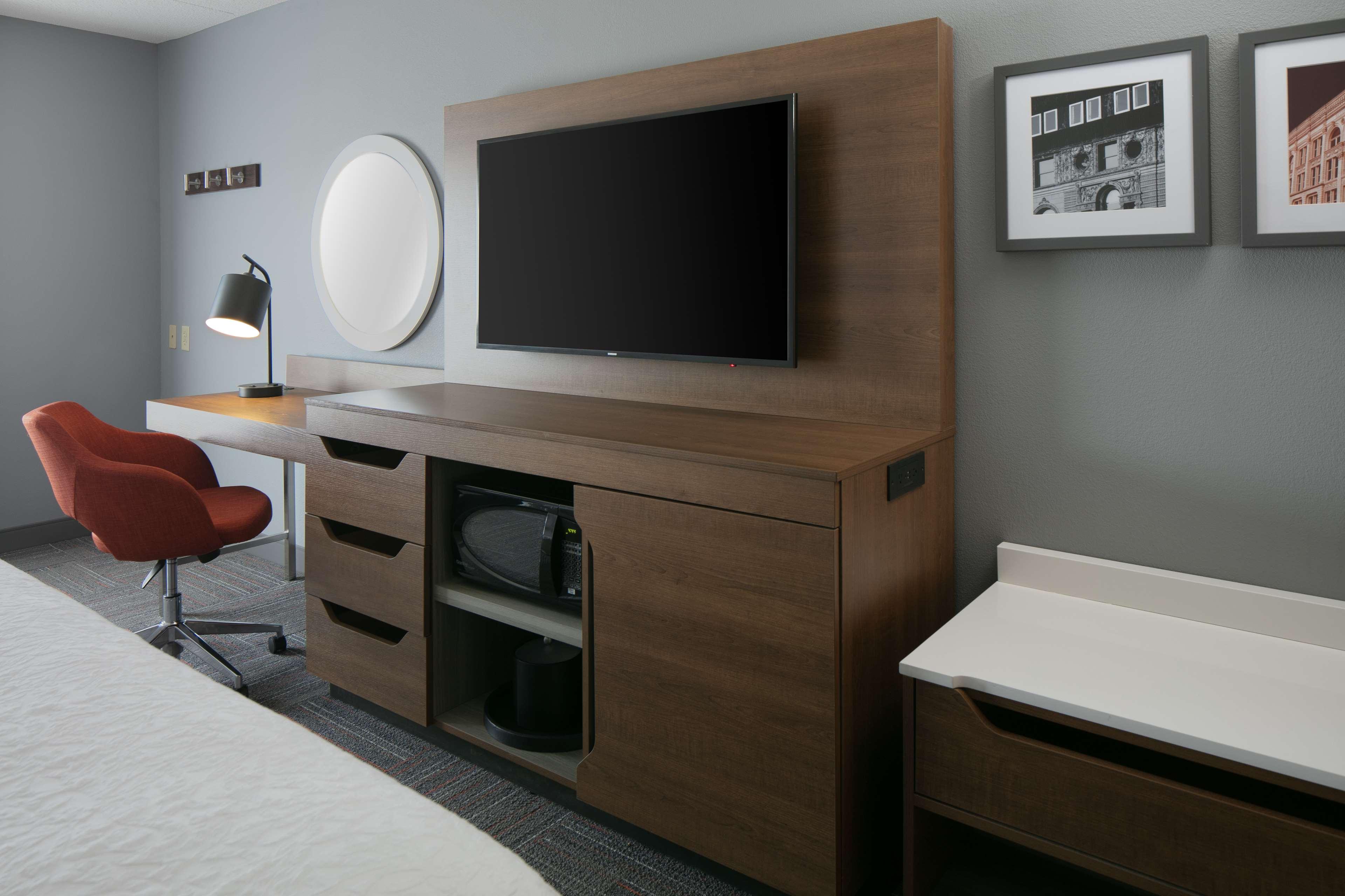 Hampton Inn דובוק מראה חיצוני תמונה