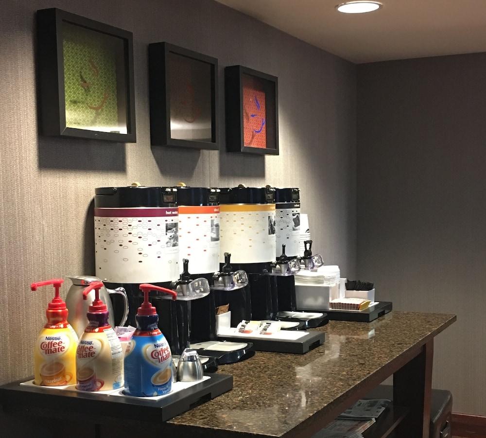Hampton Inn דובוק מראה חיצוני תמונה