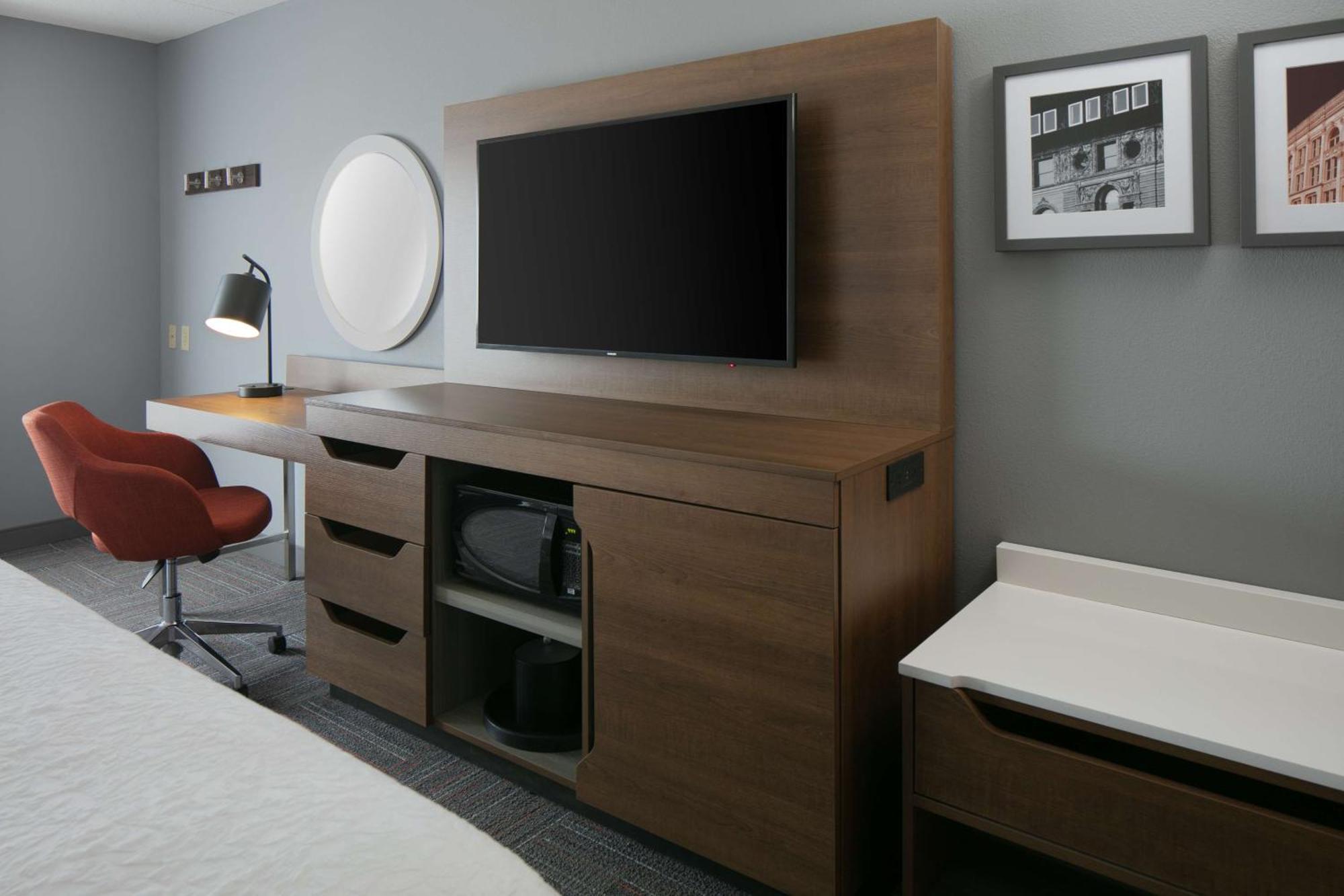 Hampton Inn דובוק מראה חיצוני תמונה