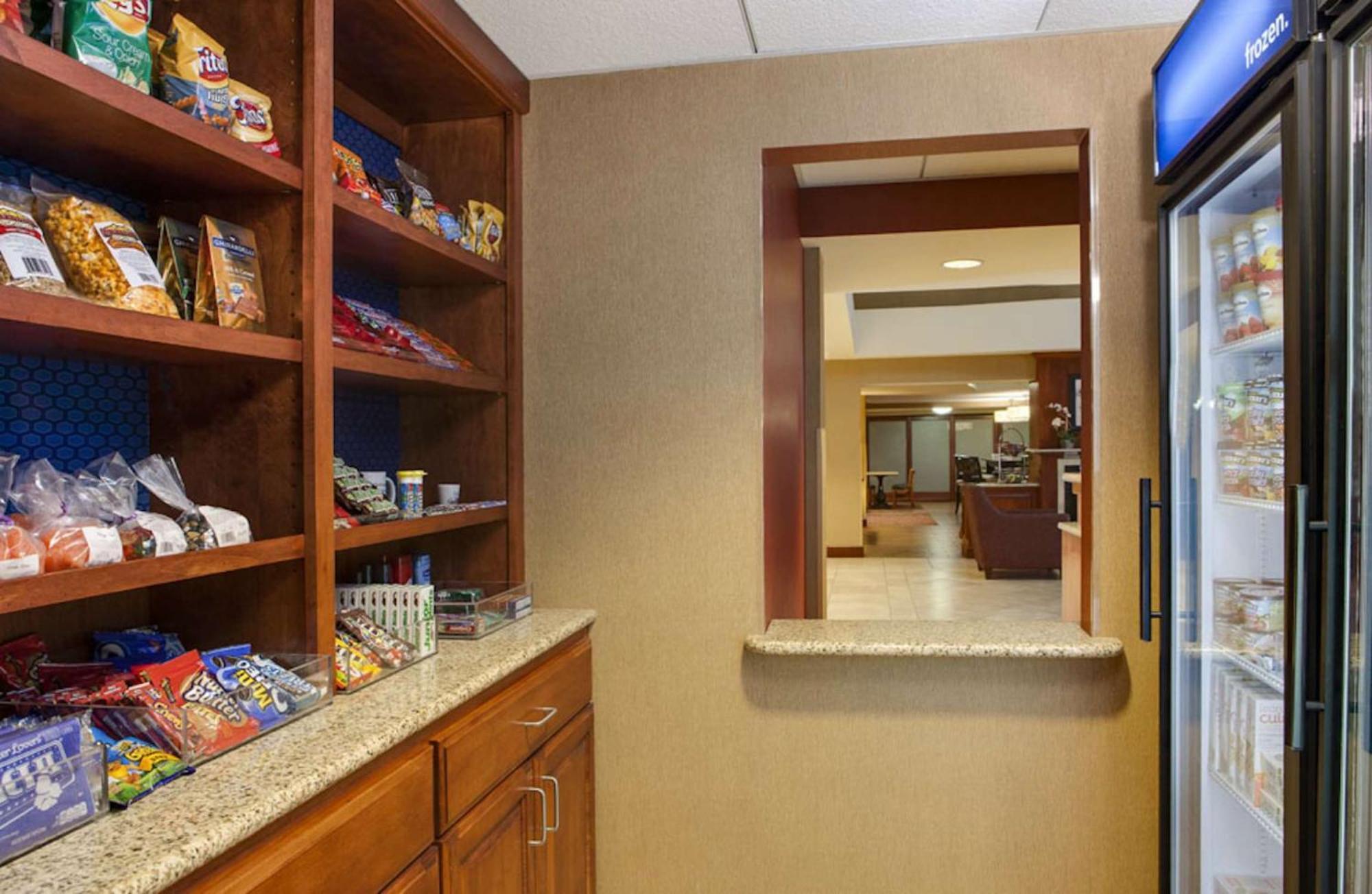 Hampton Inn דובוק מראה חיצוני תמונה