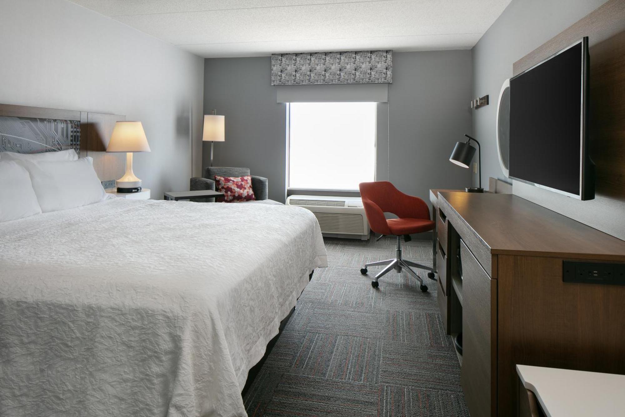 Hampton Inn דובוק מראה חיצוני תמונה